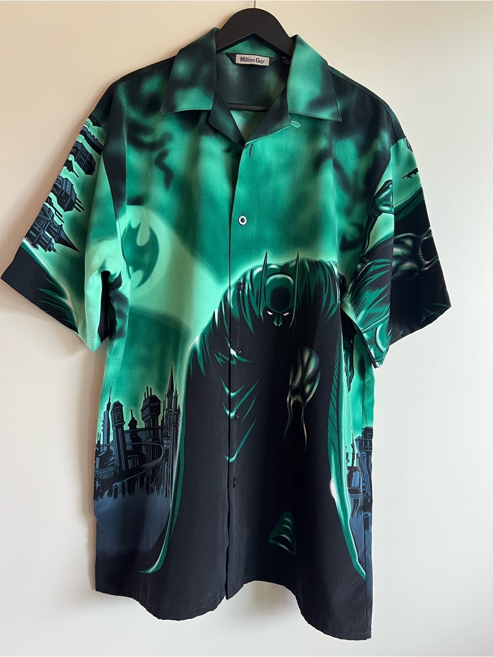 Batman Camp Shirt Million Guy Green Black Button Front 15.5 Dark Knight